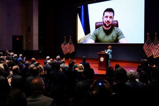 Ukrajinski predsjednik Volodymyr Zelensky drži video obraćanje na američkom Kapitolu u Washingtonu